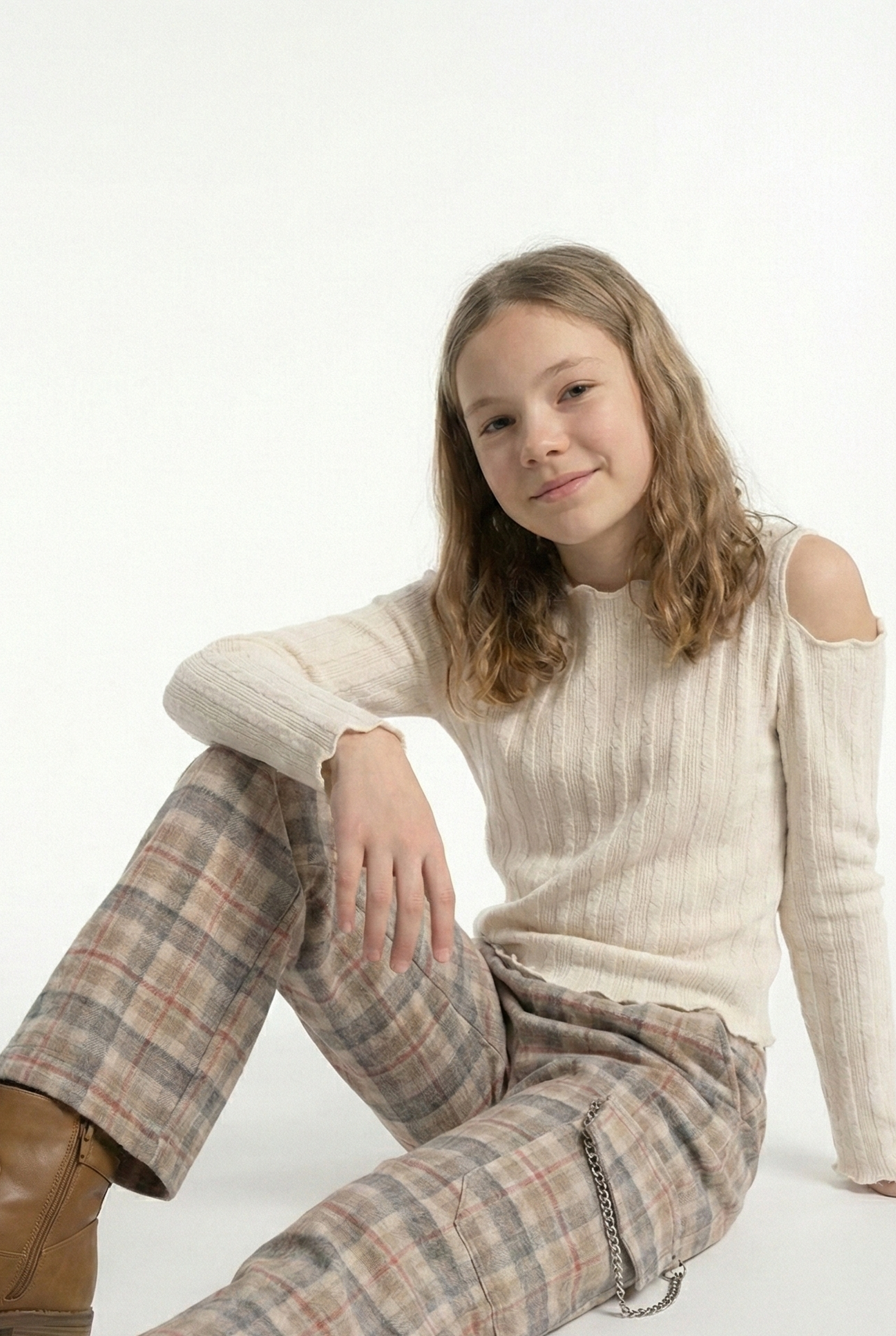 Girls’ Cold-Shoulder Top – Long-Sleeve Lettuce-Trim Ribbed Blouse