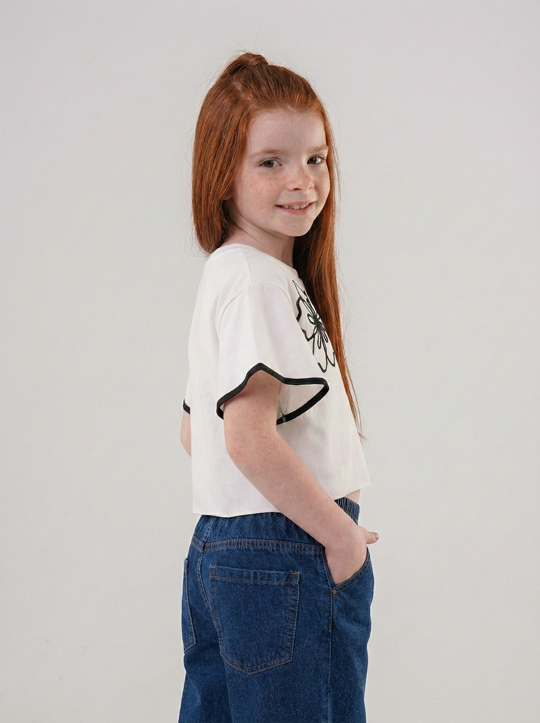 Girls' Flare-Sleeve Graphic Tee Crop-Style Top with Large Flower Motif