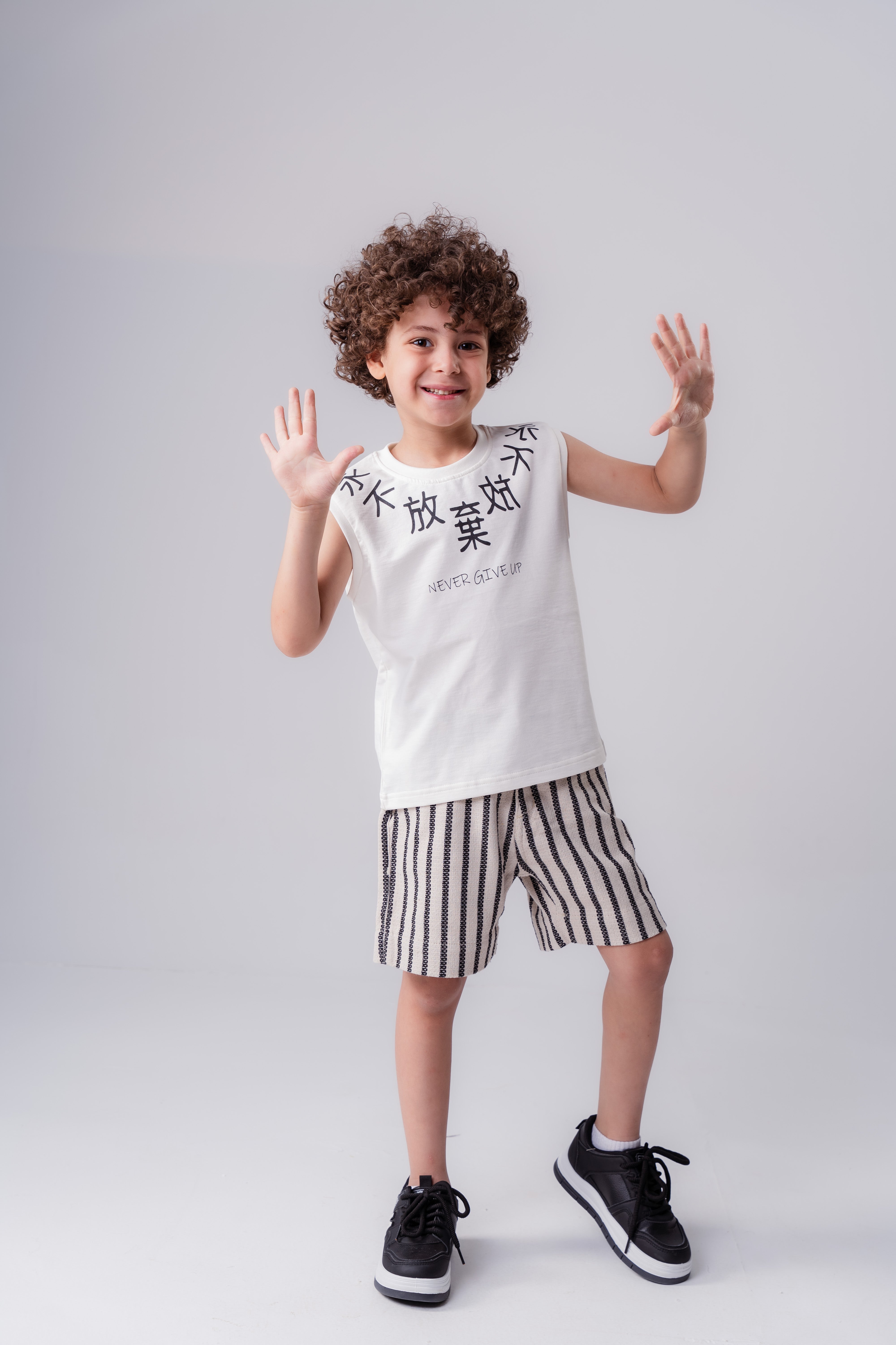 Boys Graphic Print Round Neck Sleeveless T-shirt