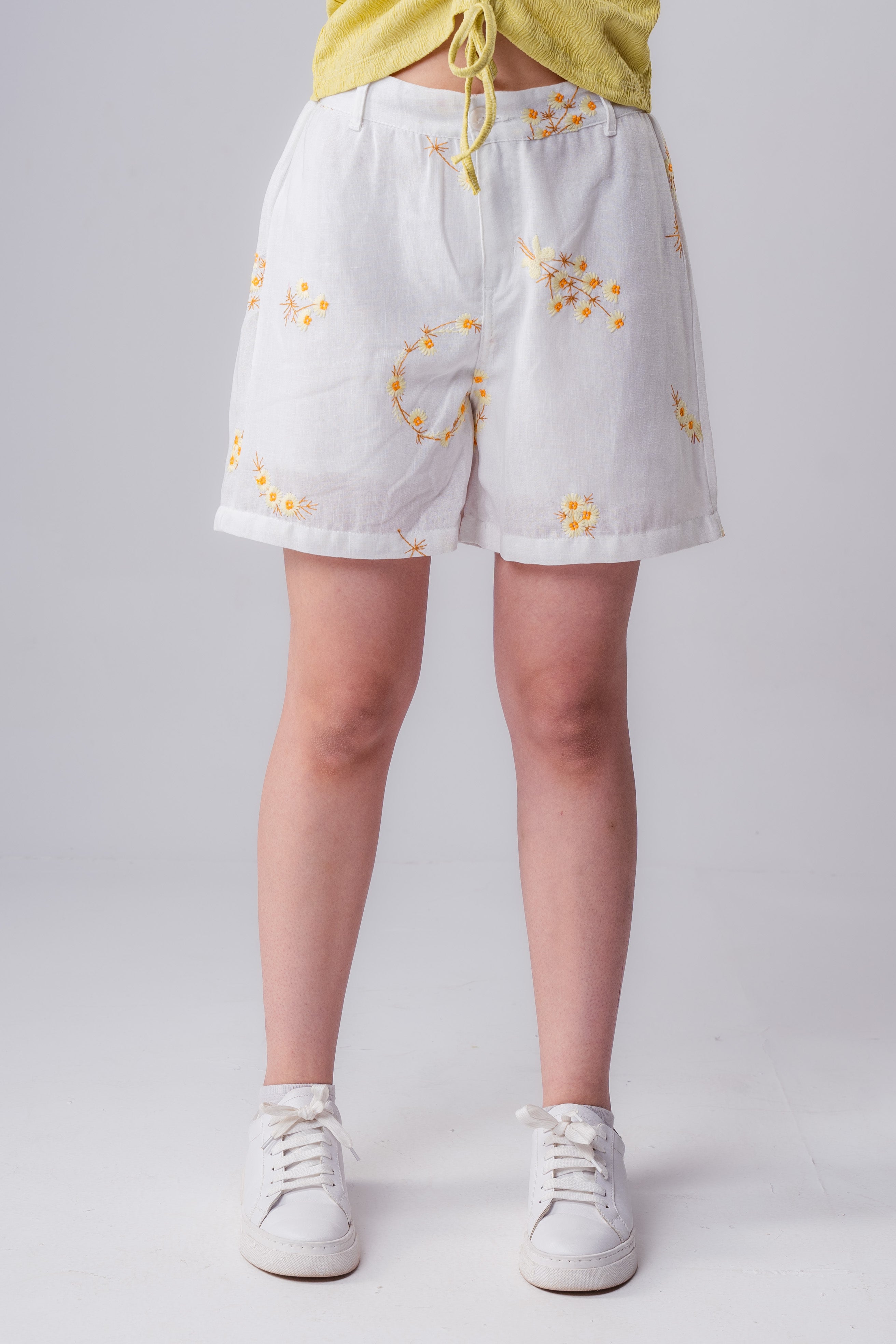 Girls Floral Embroidered High-Waisted Linen Short