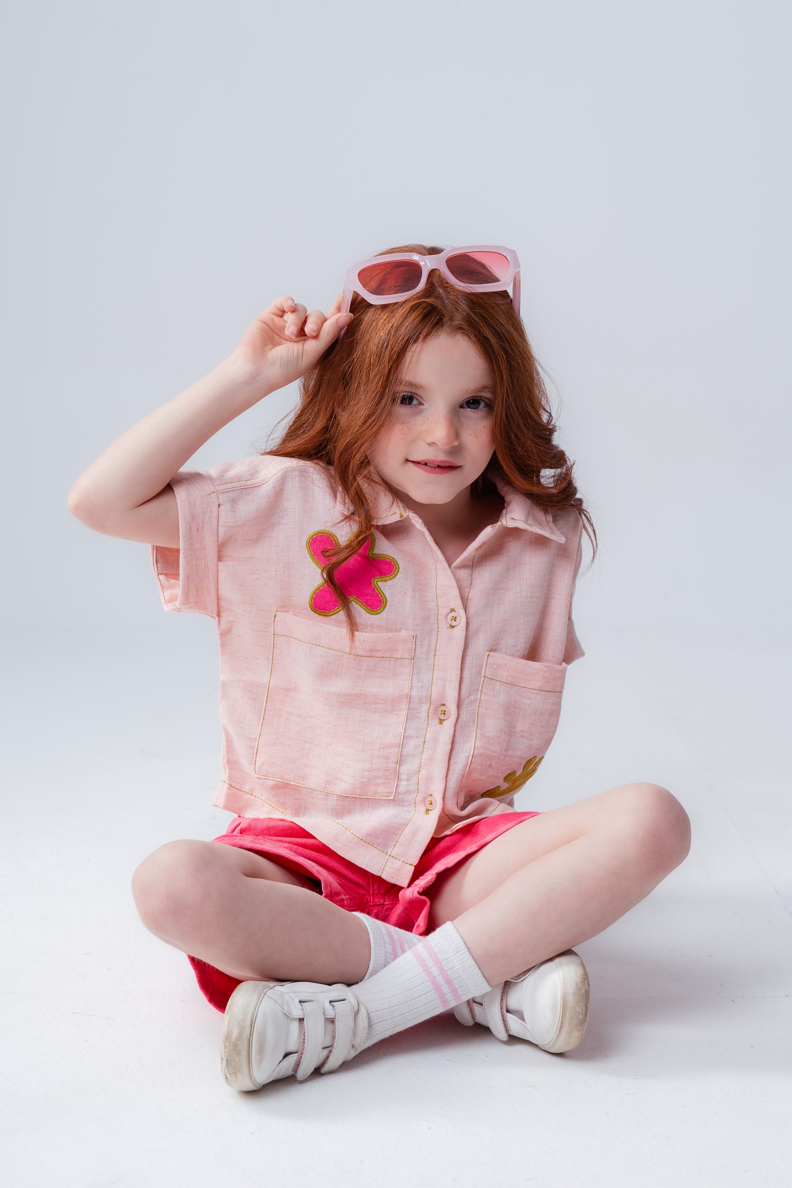 Girls' Short-Sleeve Linen-Style Shirt with Appliqués