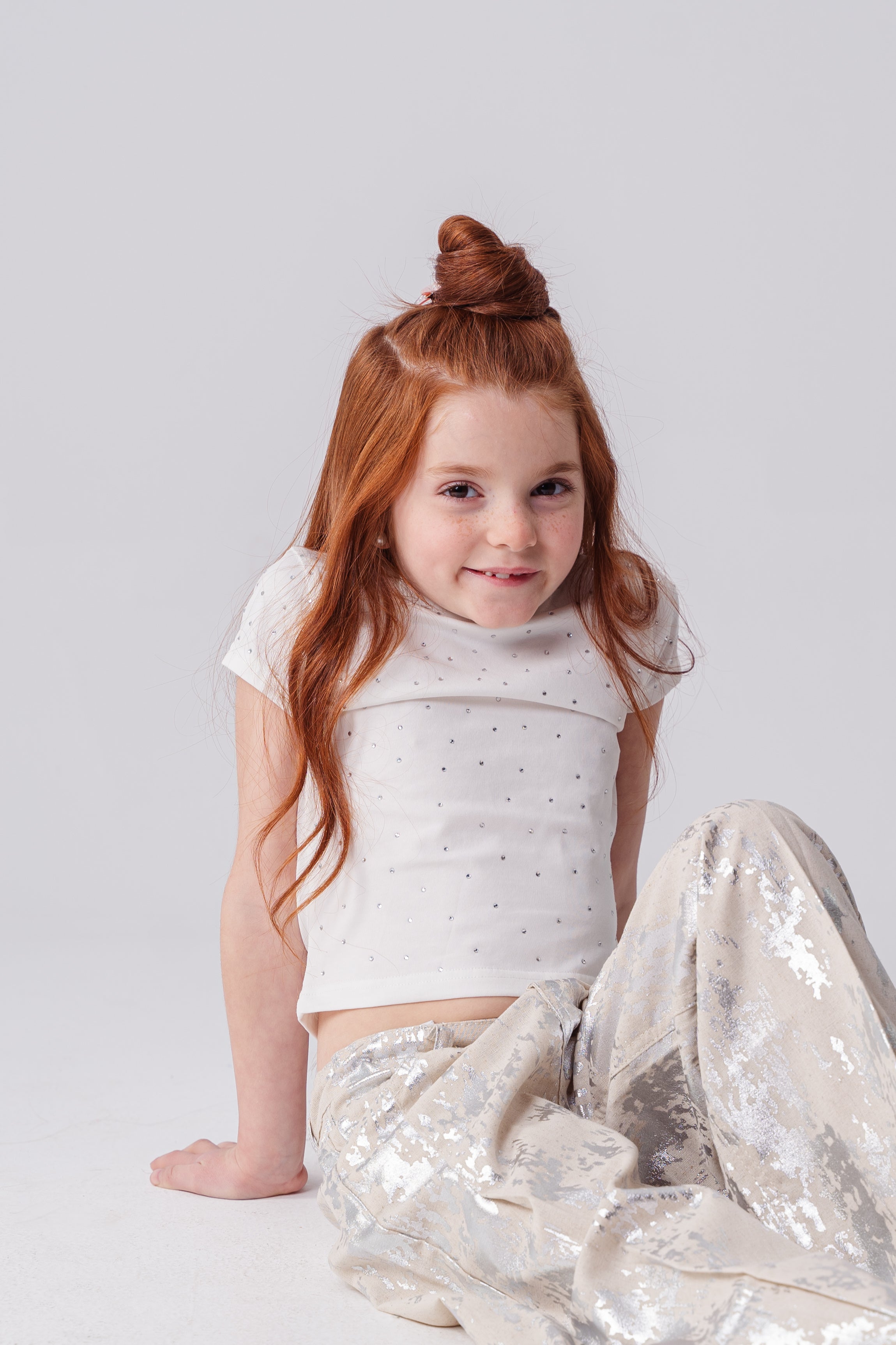 Girls T-shirt Studded With Rhinestones