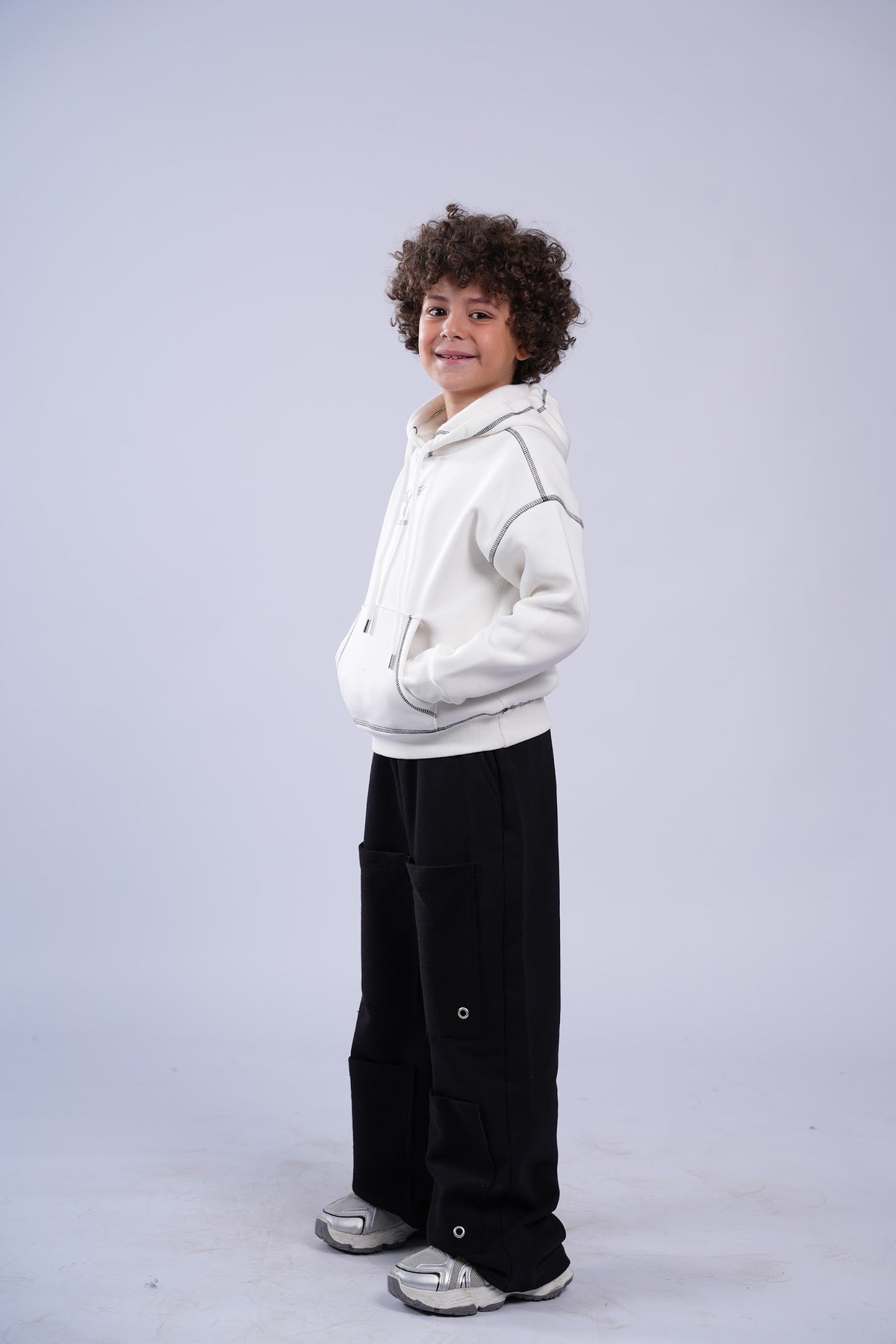 بنطلون ولادي شتوي واسع بجيوب وحلقات معدن - أسود