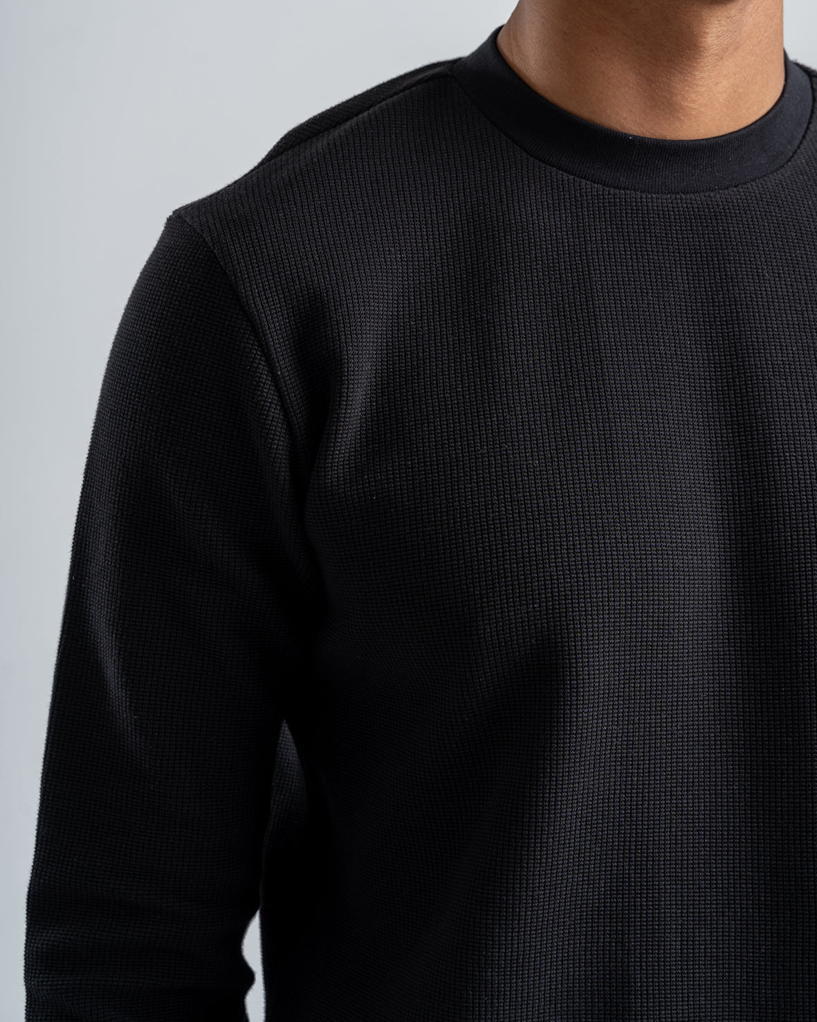 Men's Black Standard Fit Crew Neck Pullover