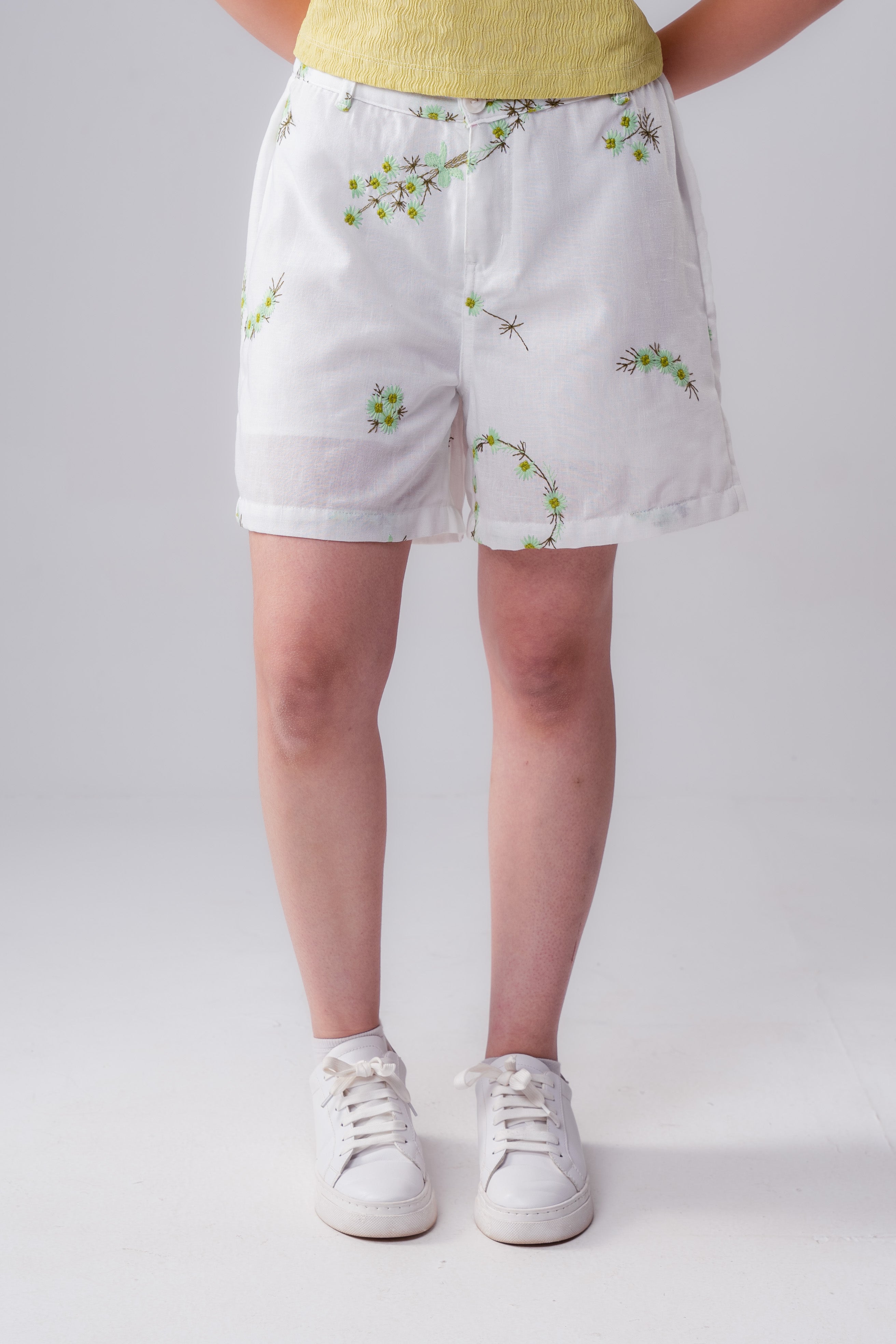 Girls Floral Embroidered High-Waisted Linen Short
