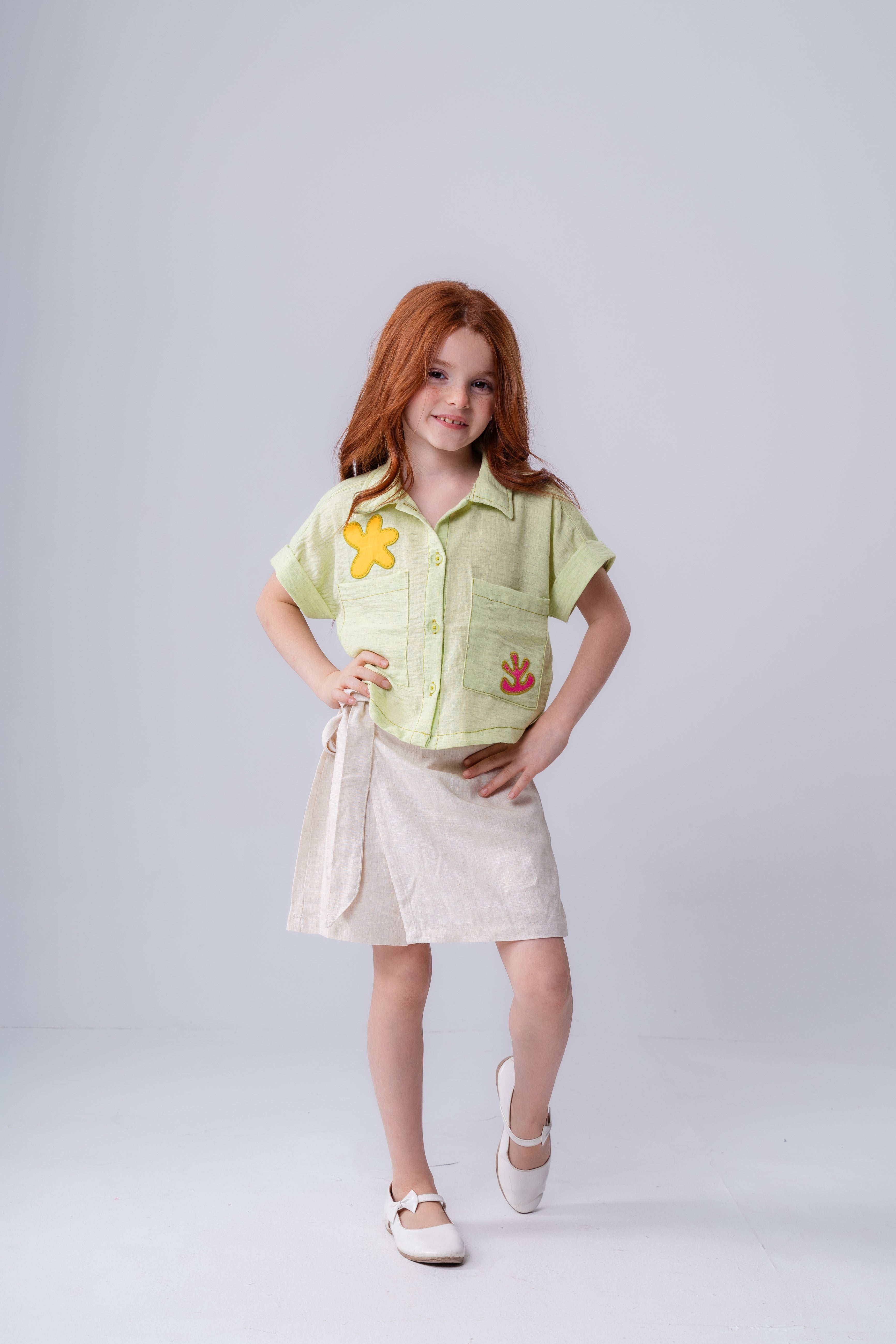 Girls' Short-Sleeve Linen-Style Shirt with Appliqués
