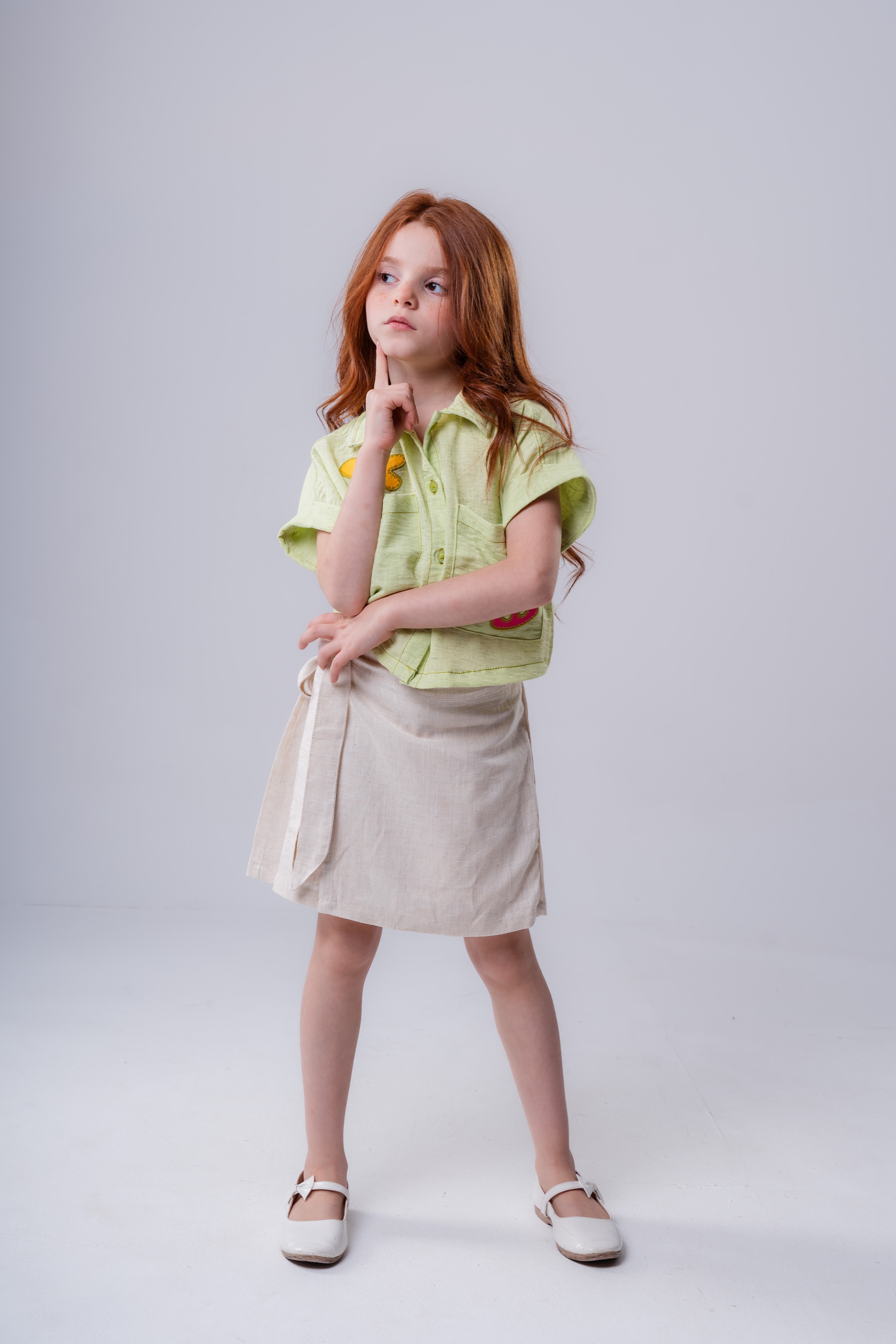 Girls' Short-Sleeve Linen-Style Shirt with Appliqués