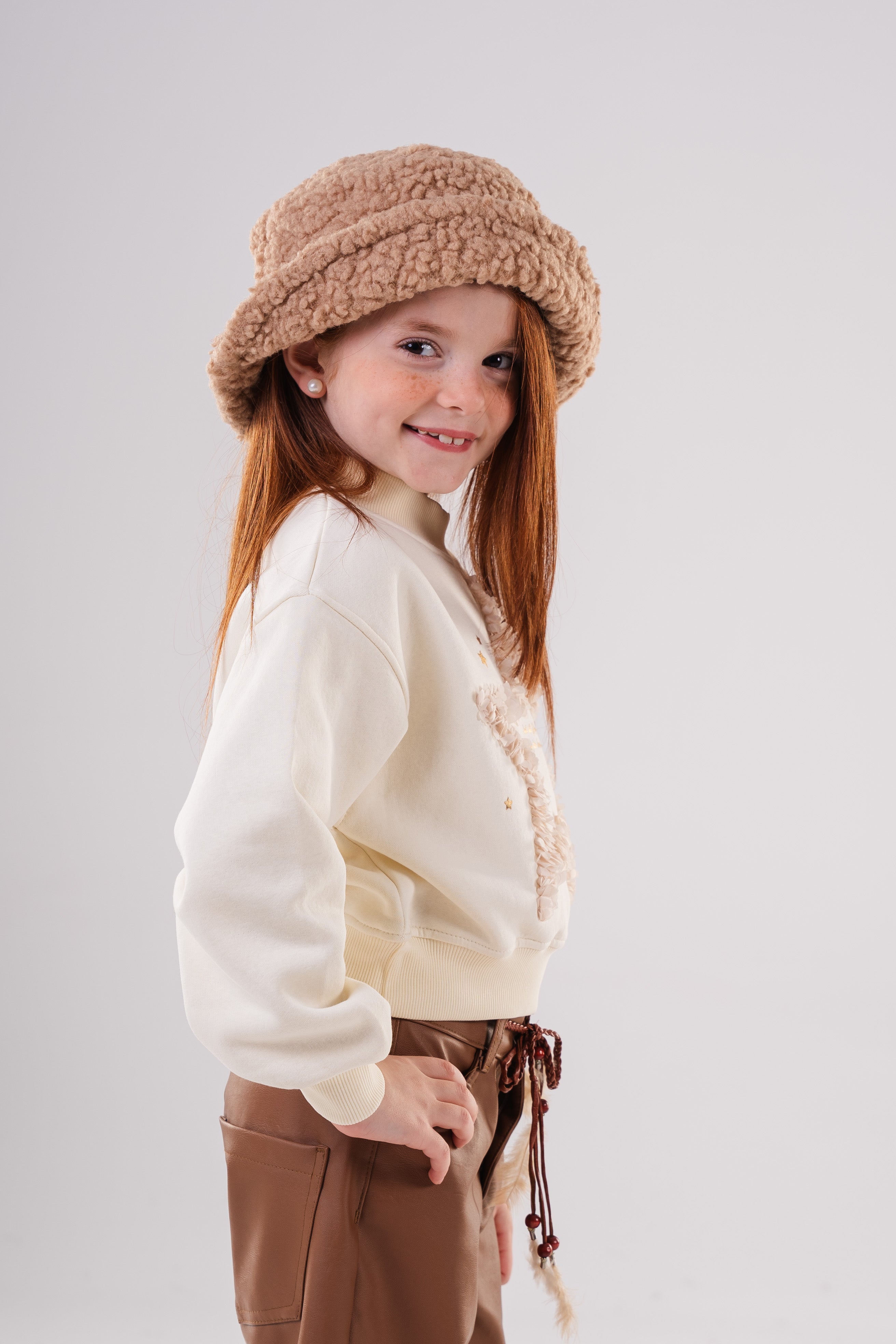 Girls Oversized Sweatshirt with Appliqué Star