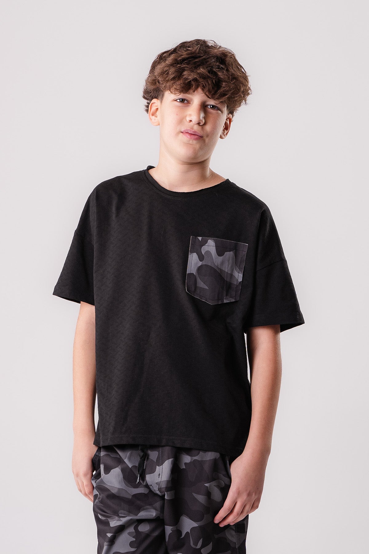 Boys T-shirt With Camo Pockets